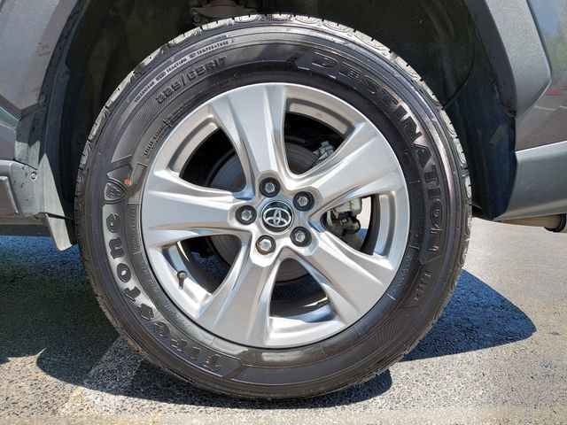 Certified 2025 Toyota RAV4 XLE AWD/4WD image 32