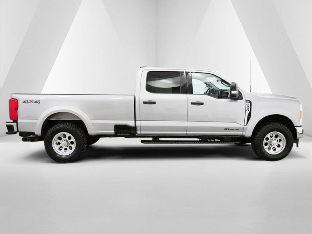 Used 2023 Ford F350 XLT image 8