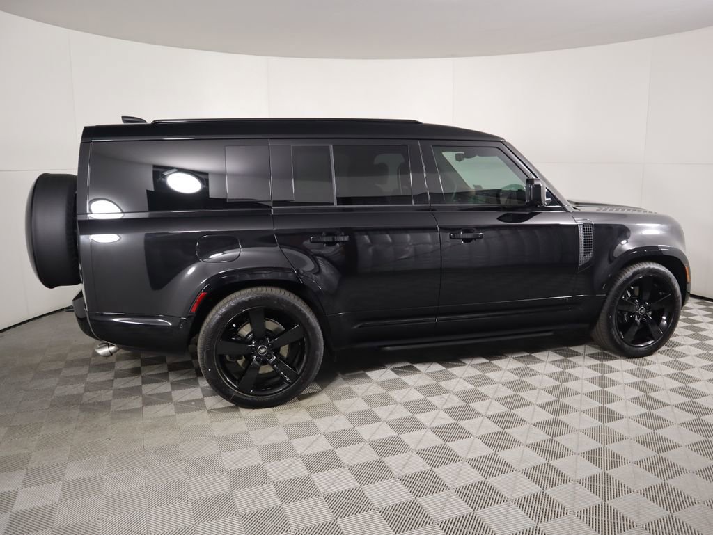 New 2025 Land Rover Defender 130 V8 image 4