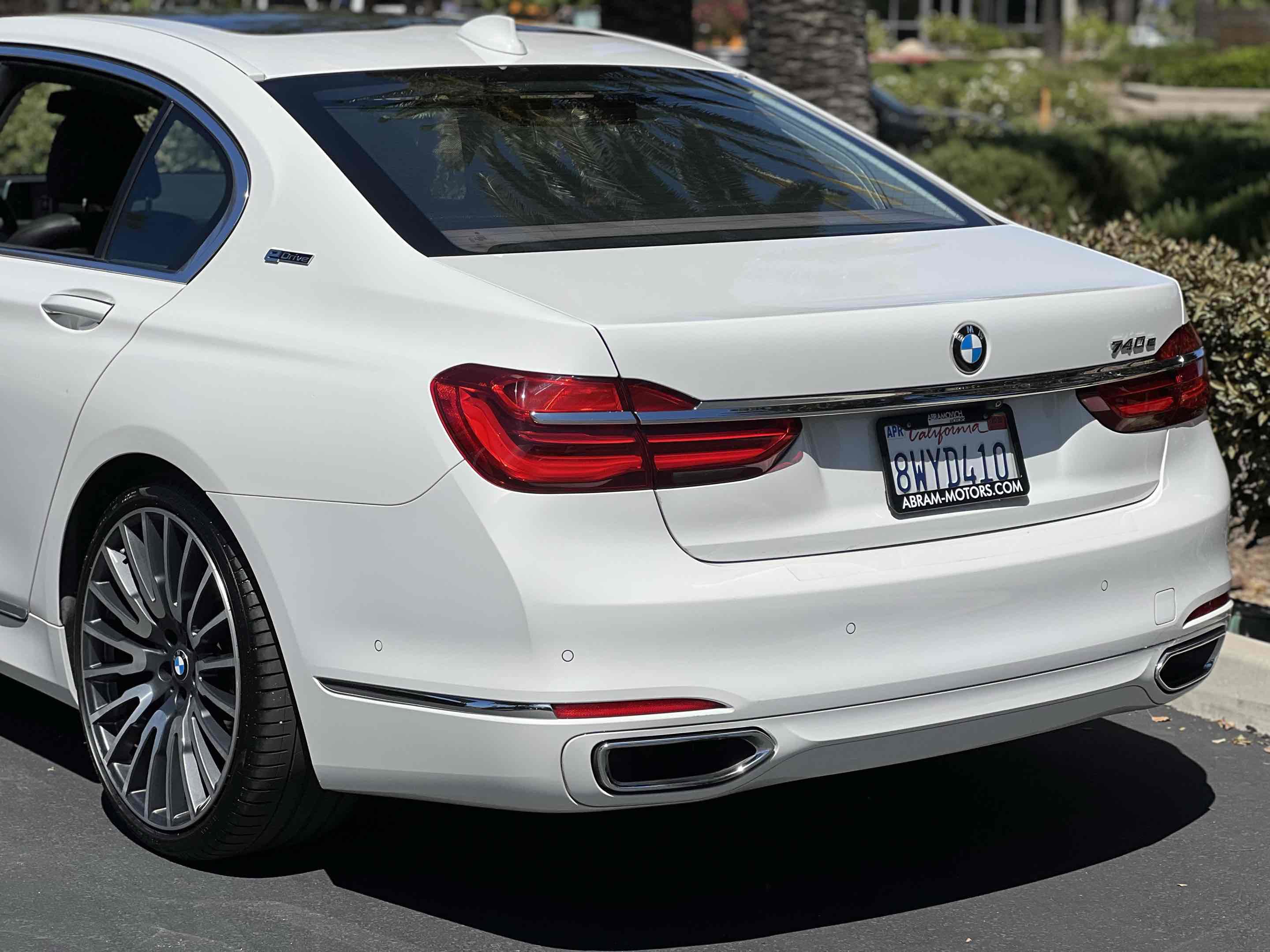 Used 2018 BMW 740e xDrive AWD/4WD image 69