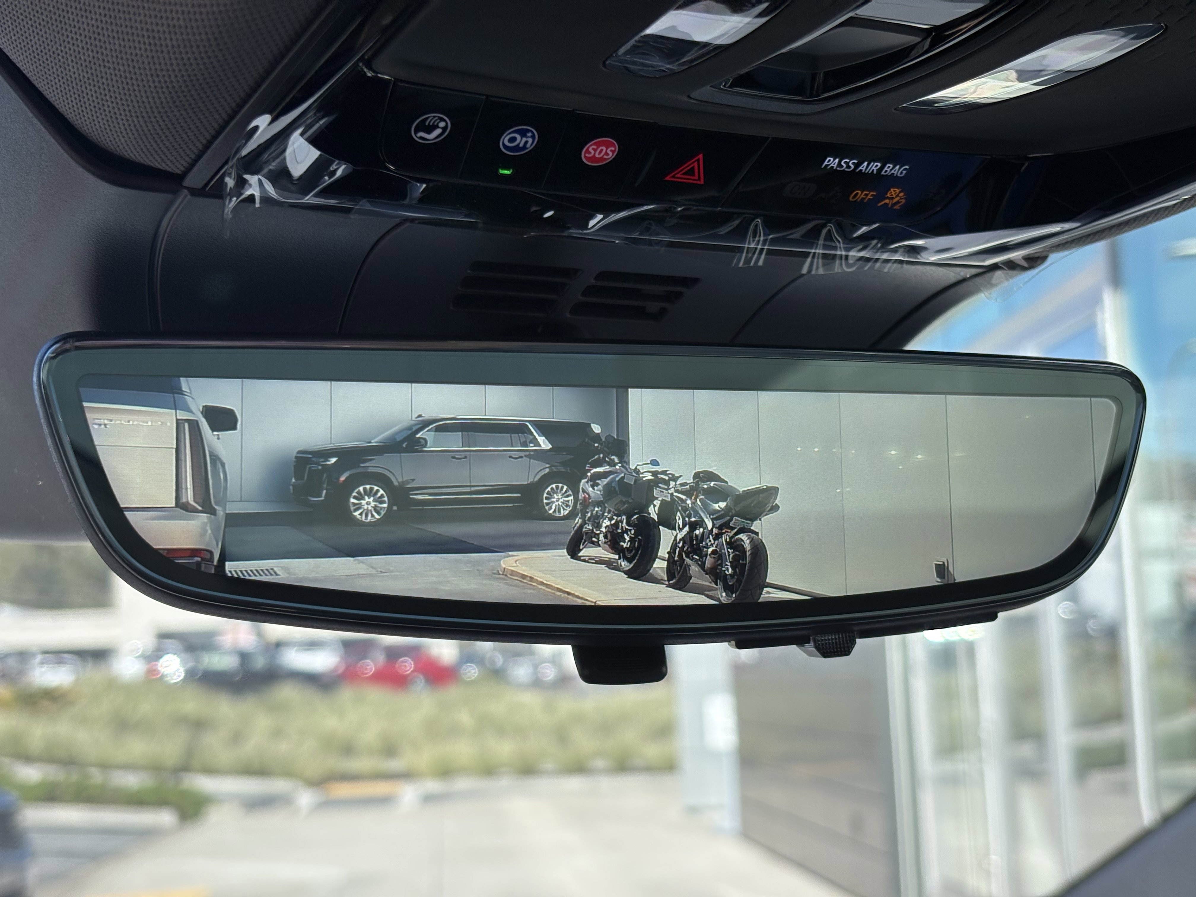 New 2025 Cadillac Optiq Luxury 1 image 31