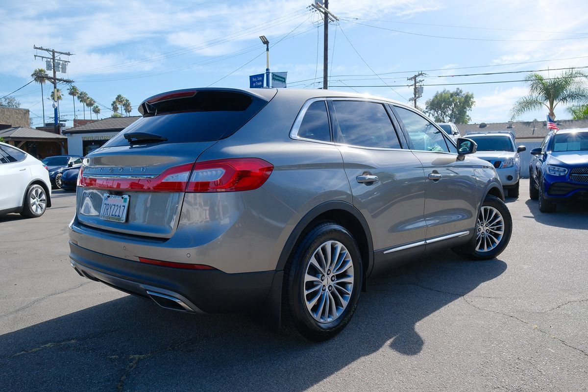 Used 2016 Lincoln MKX Select w/ Select Plus Package FWD image 6