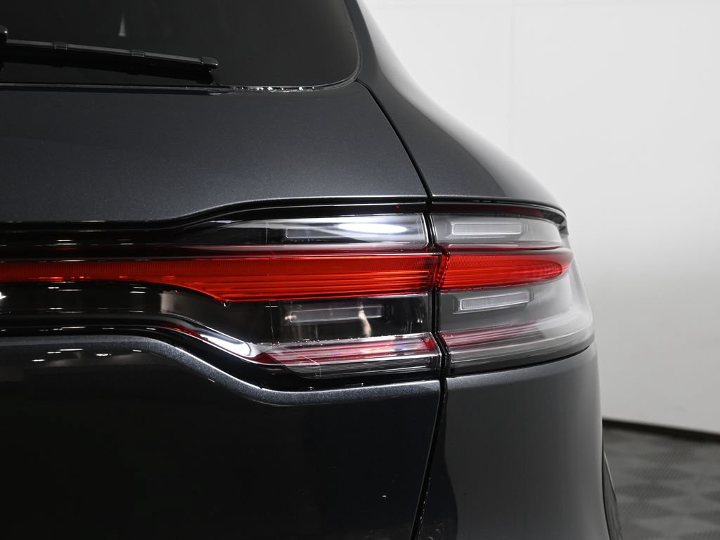 Used 2026 Porsche Macan AWD/4WD image 13