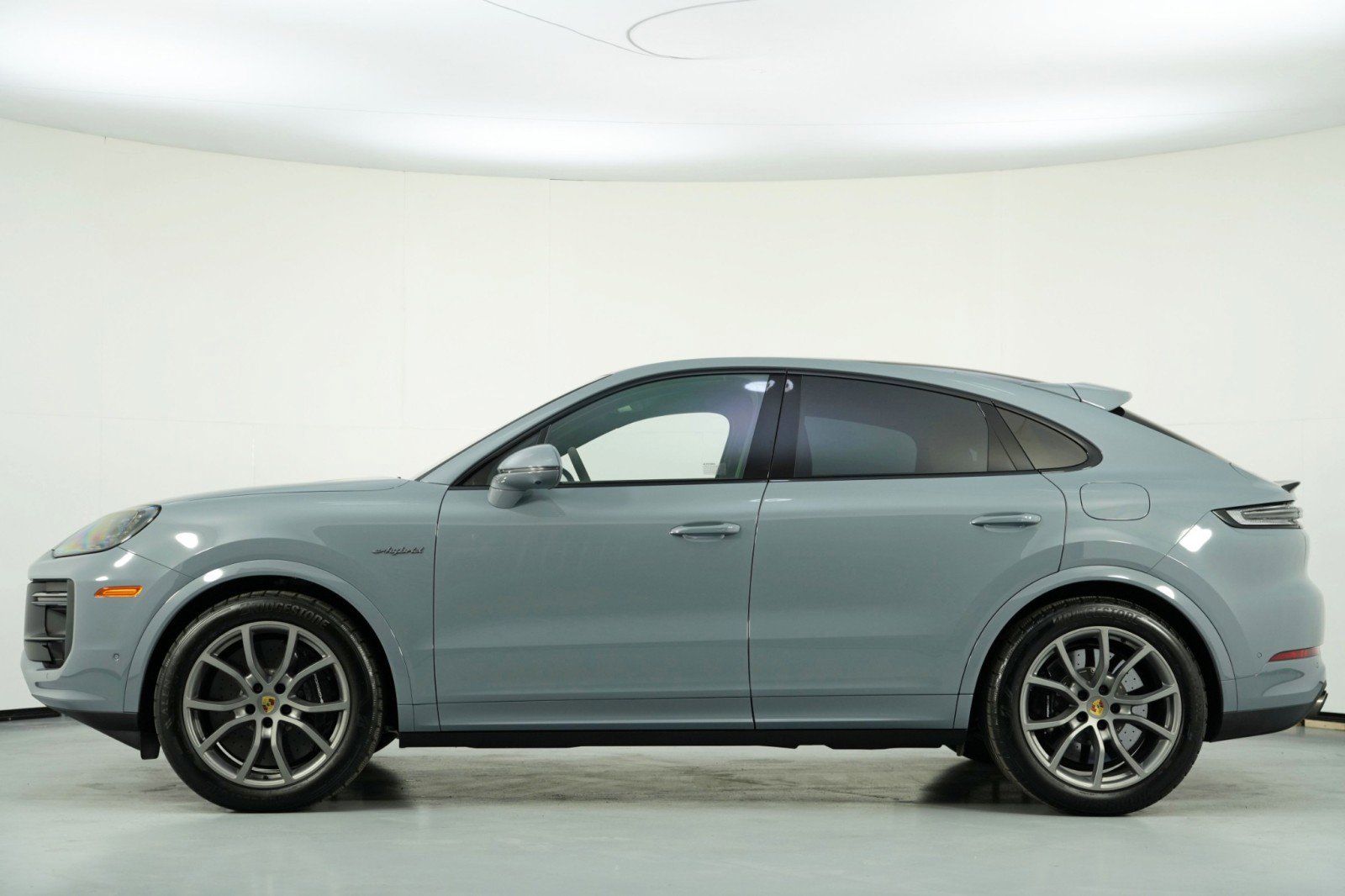 Used 2024 Porsche Cayenne Turbo AWD/4WD image 9