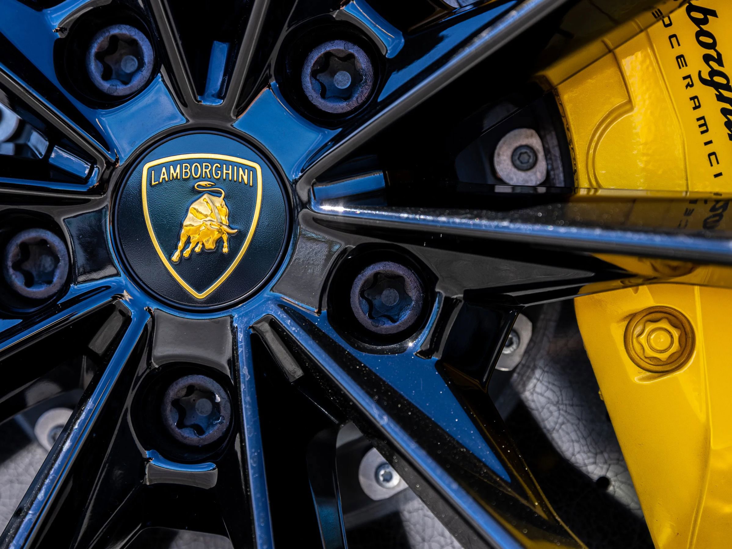 Used 2024 Lamborghini Urus S image 11