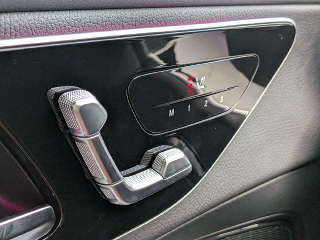 Used 2025 Mercedes-Benz GLC 300 4MATIC image 20
