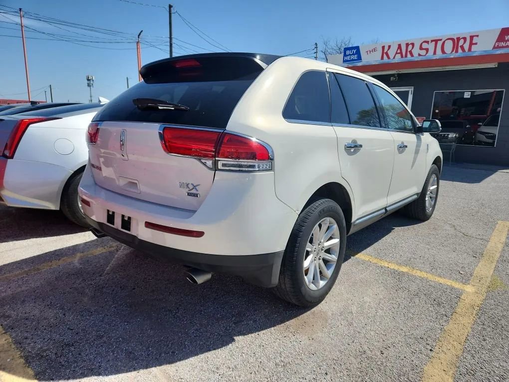 Used 2013 Lincoln MKX AWD image 5