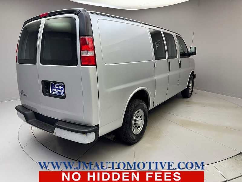 Used 2017 Chevrolet Express 2500 RWD image 5