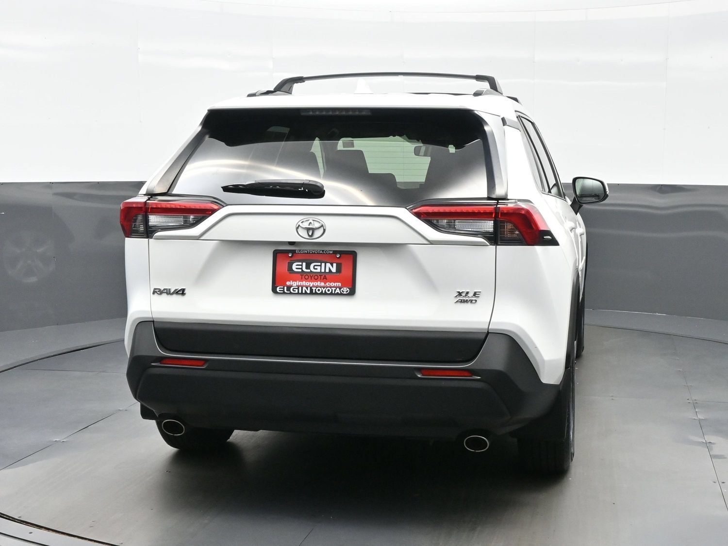 Used 2020 Toyota RAV4 XLE w/ XLE Grade Weather Package AWD/4WD image 5