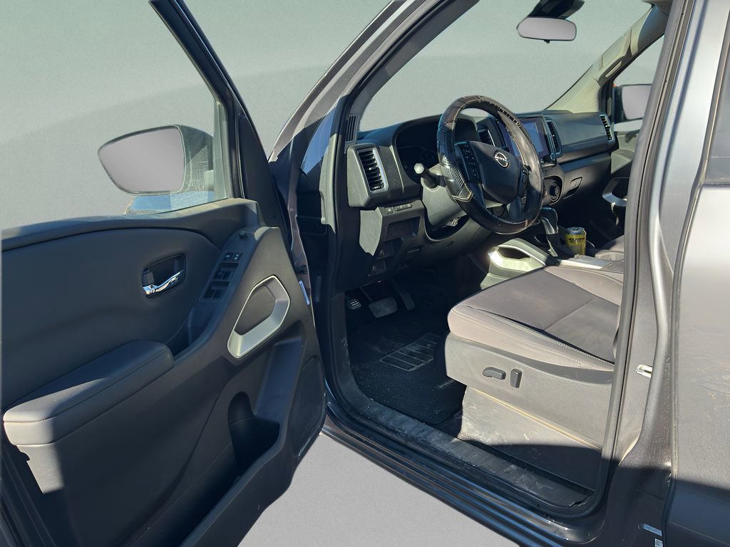 Used 2022 Nissan Frontier SV image 10