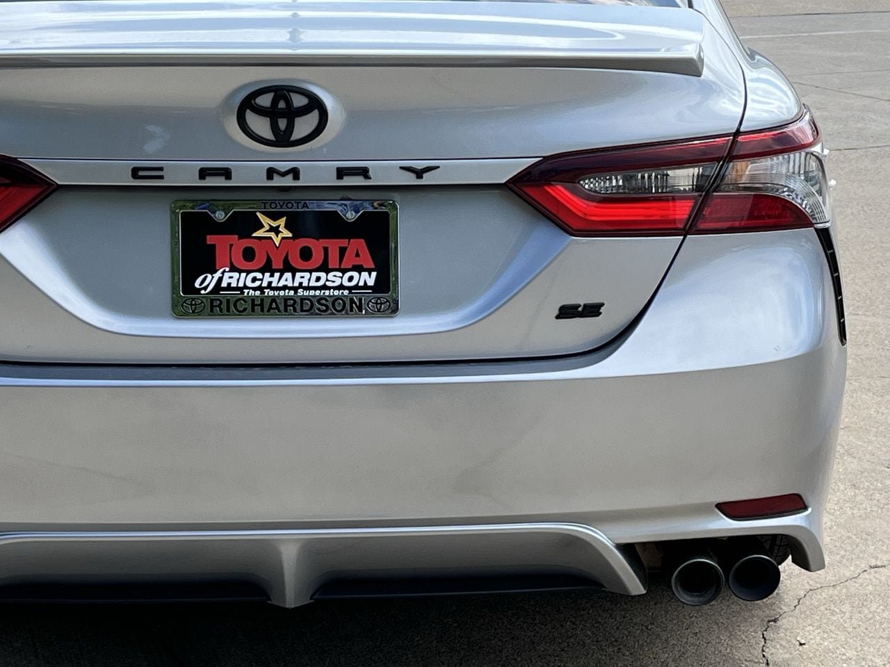 Used 2024 Toyota Camry SE FWD image 6