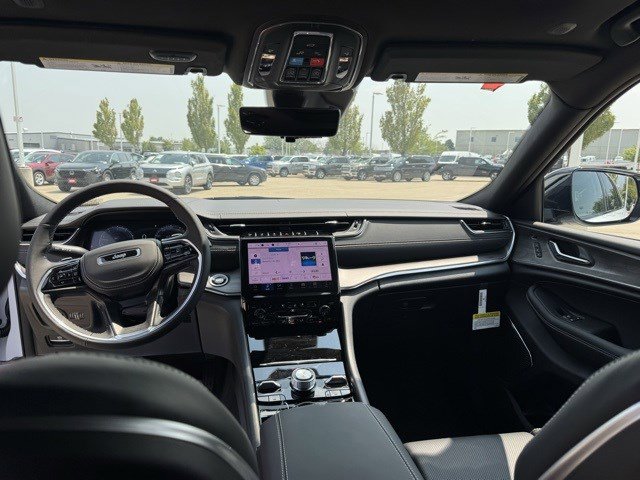 New 2025 Jeep Grand Cherokee Overland w/ Luxury Tech Group IV image 29