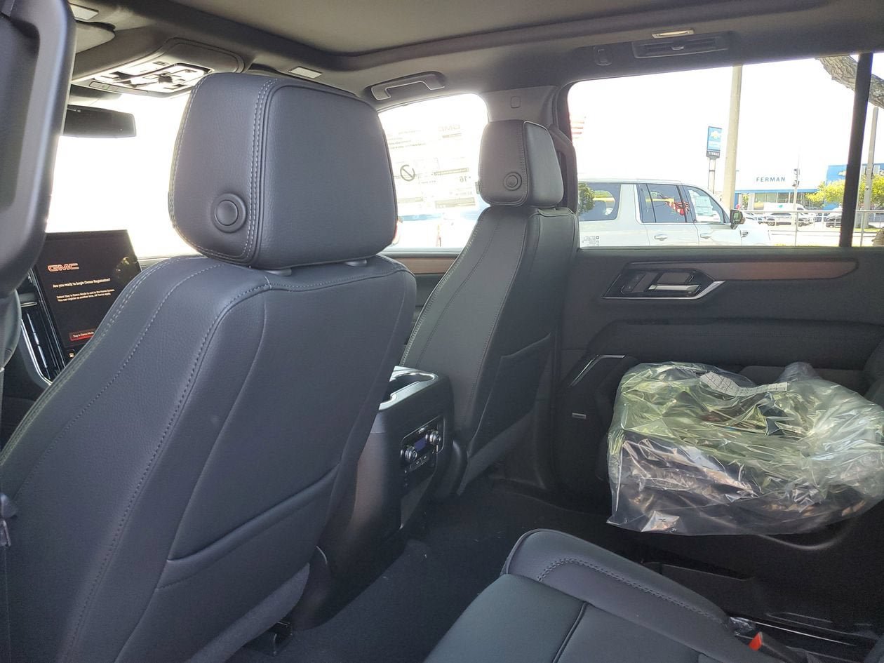 New 2026 GMC Yukon XL Denali w/ Sun & Power Step Package AWD/4WD image 10