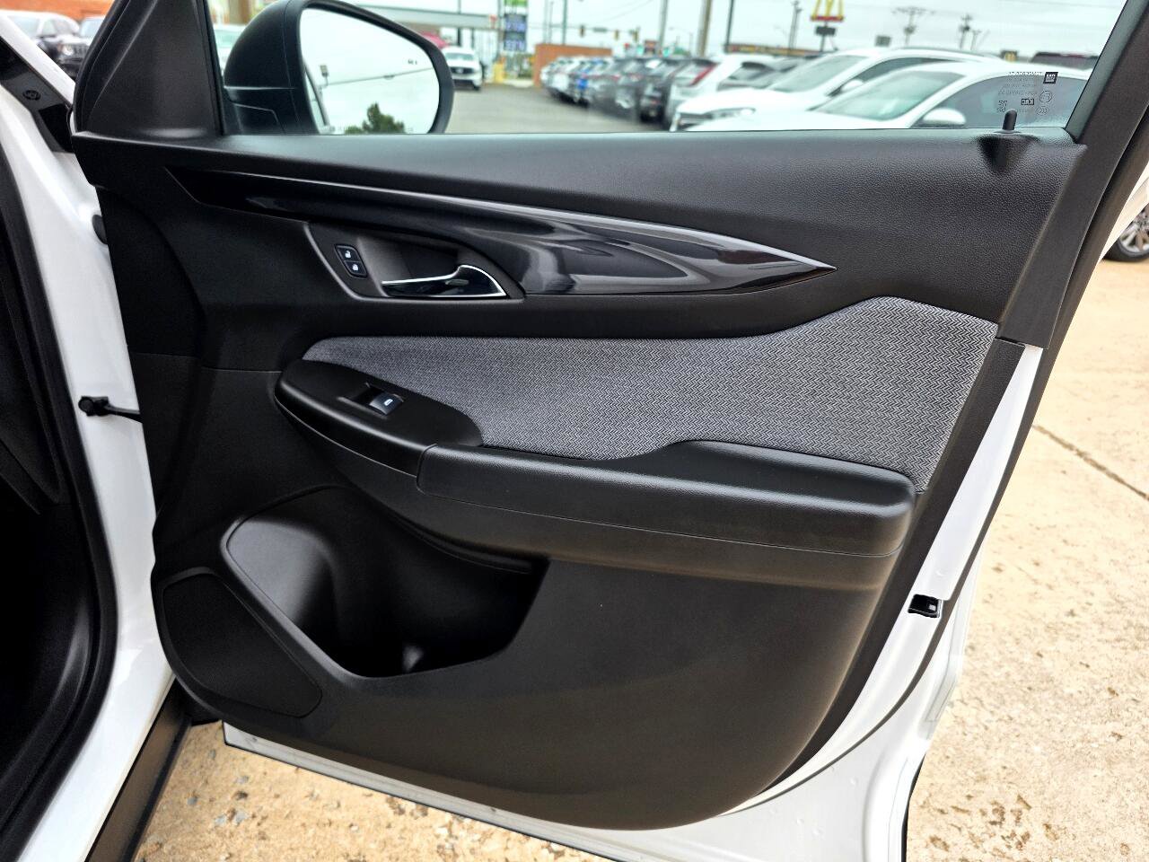 Used 2025 Chevrolet TrailBlazer LS w/ LS Convenience Package image 17