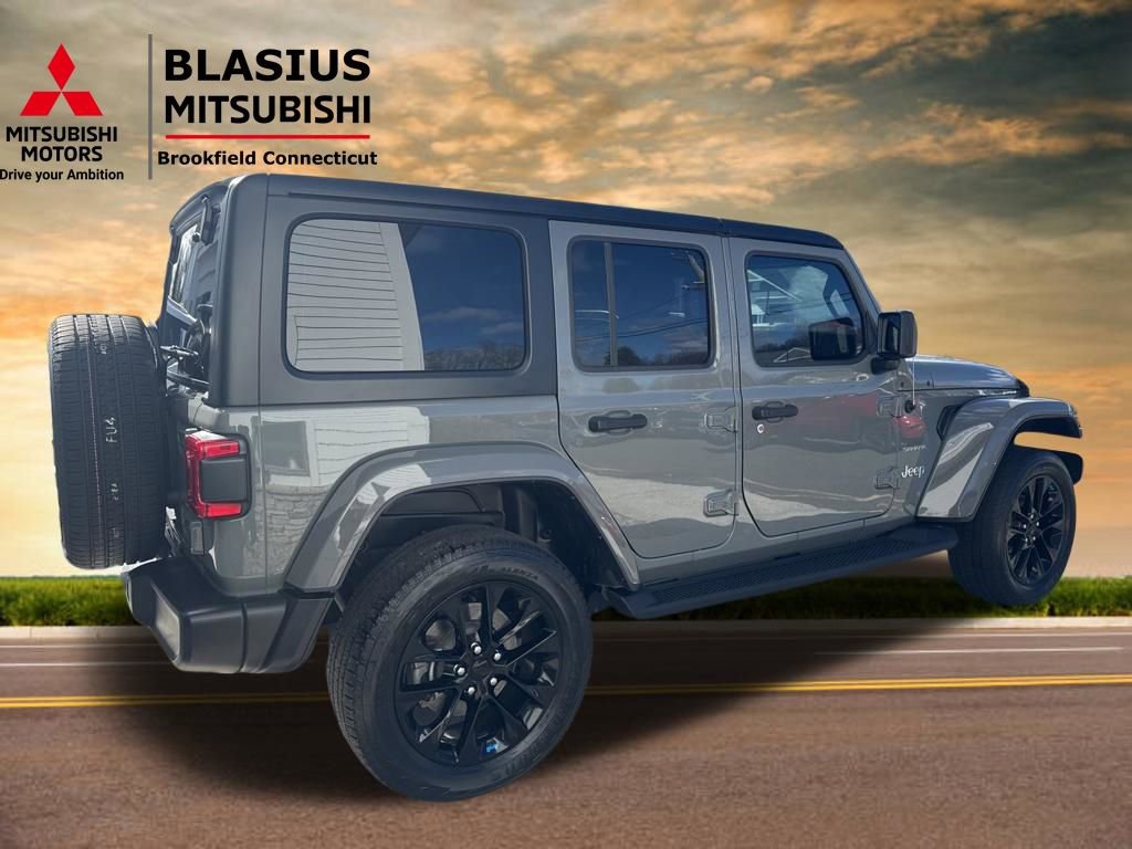 Used 2023 Jeep Wrangler Unlimited Sahara image 11