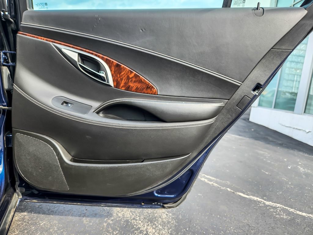 Used 2010 Buick LaCrosse CXL image 18