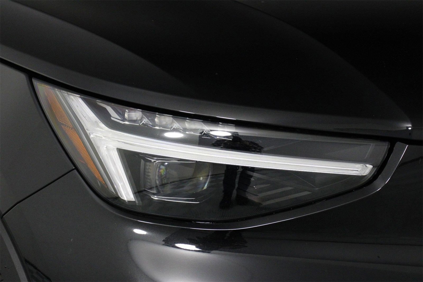 New 2025 Volvo XC40 B5 Ultra w/ Climate Package image 14