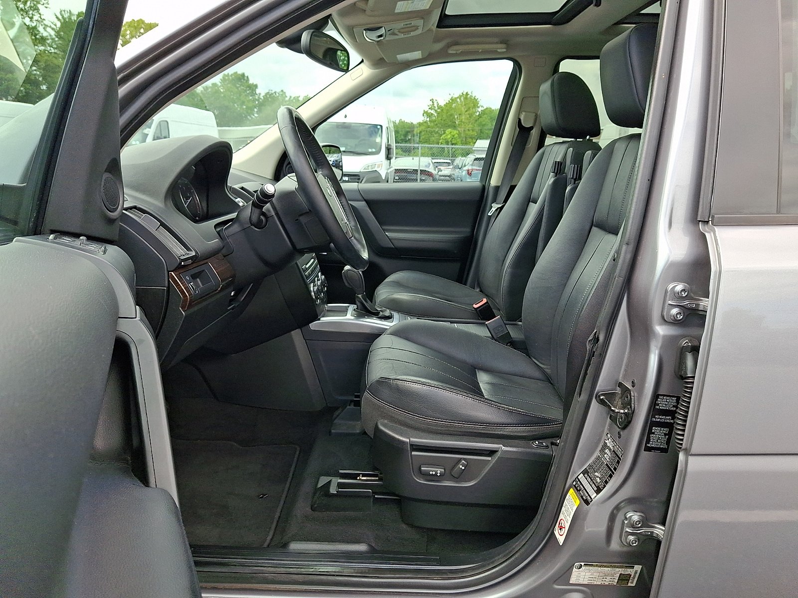 Used 2013 Land Rover LR2 AWD/4WD image 14