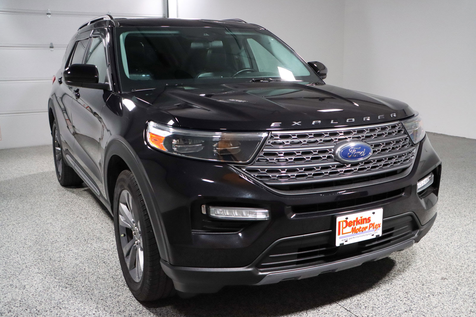 Used 2022 Ford Explorer XLT w/ XLT Sport Appearance Package image 5