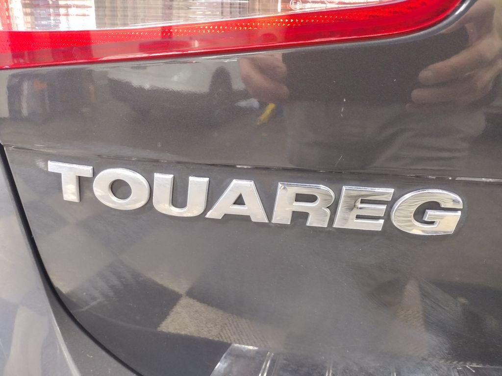 Used 2012 Volkswagen Touareg TDI image 15