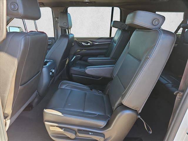 Used 2023 GMC Yukon XL Denali AWD/4WD image 23
