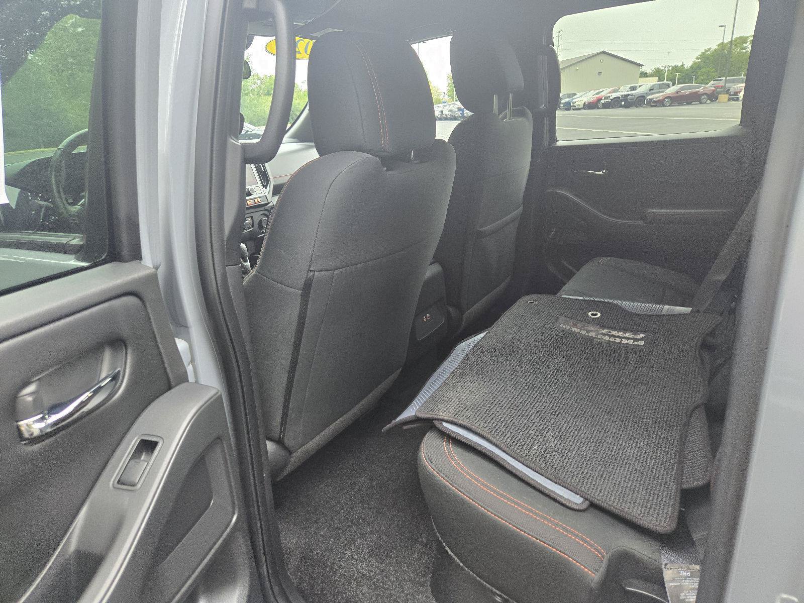 Used 2025 Nissan Frontier PRO-4X AWD/4WD image 24