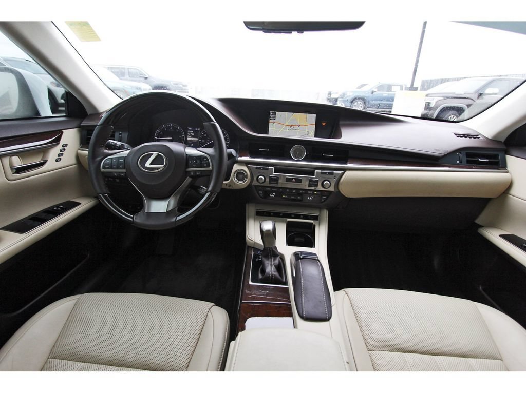 Used 2017 Lexus ES 350 w/ Luxury Package FWD image 9