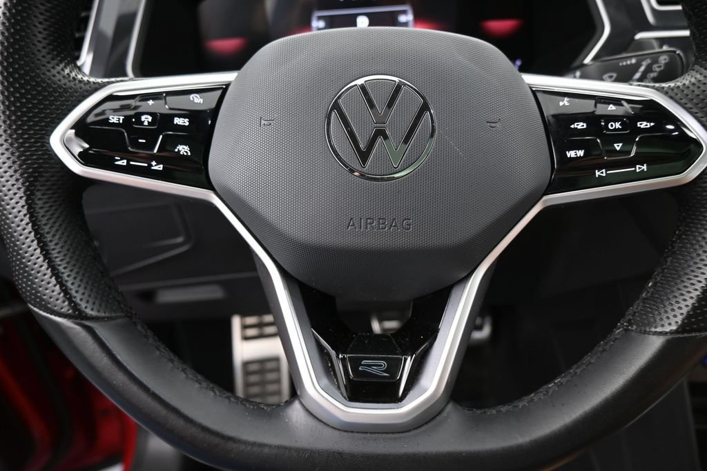 Used 2024 Volkswagen Tiguan SE R-Line FWD image 33
