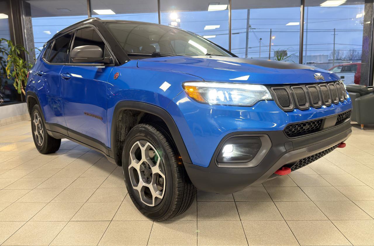 Used 2022 Jeep Compass Trailhawk w/ Trailhawk Elite Group AWD/4WD image 3