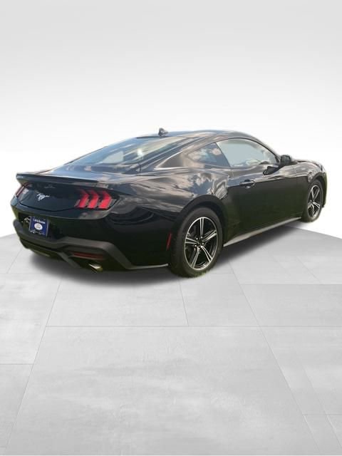 Used 2025 Ford Mustang Premium image 7