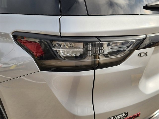 Used 2019 Chevrolet Traverse Premier w/ Redline Edition image 7