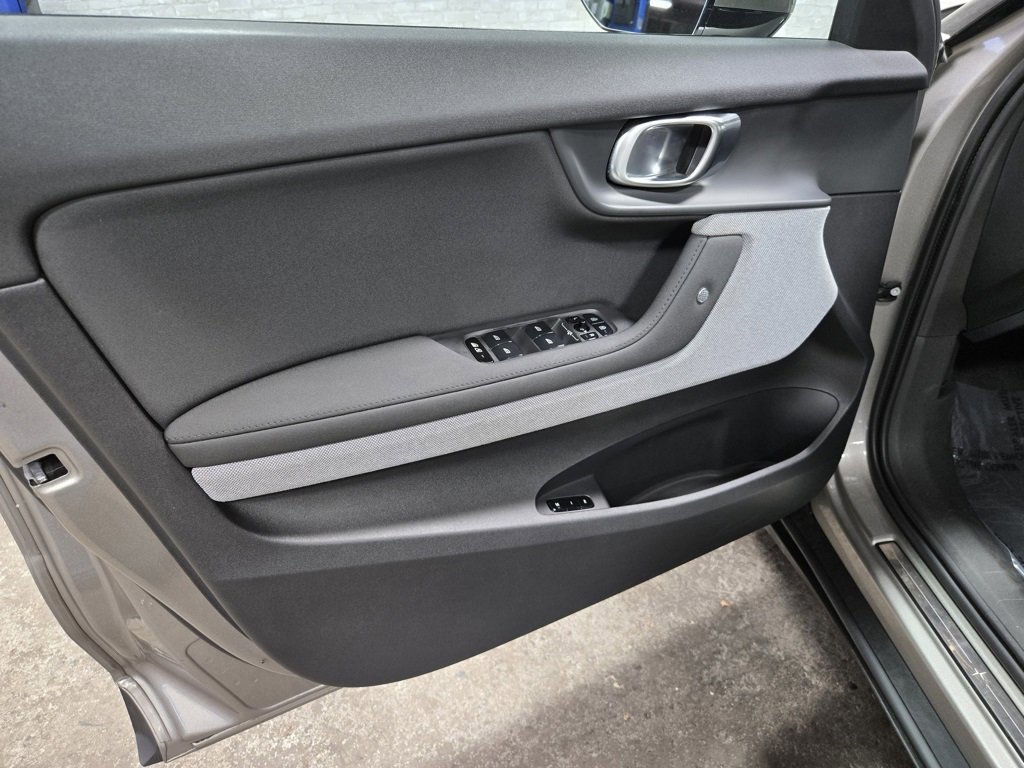 Used 2022 Polestar Polestar 2 w/ Performance Package image 7