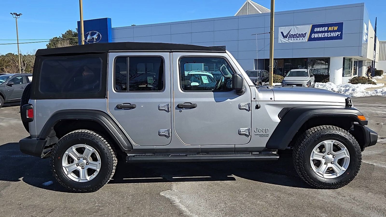 Used 2019 Jeep Wrangler Unlimited Sport S image 9