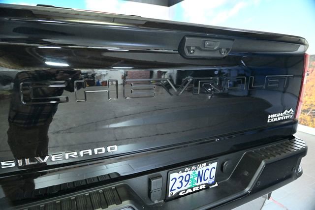 Used 2024 Chevrolet Silverado 3500 High Country w/ High Country Premium Package image 11