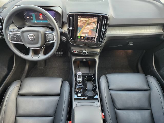 Certified 2025 Volvo XC60 B5 Core AWD/4WD image 4