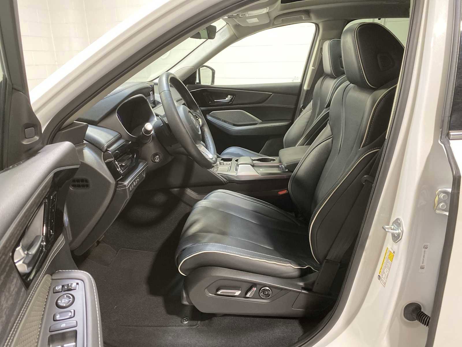 Certified 2023 Acura MDX SH-AWD w/ Advance Package image 2