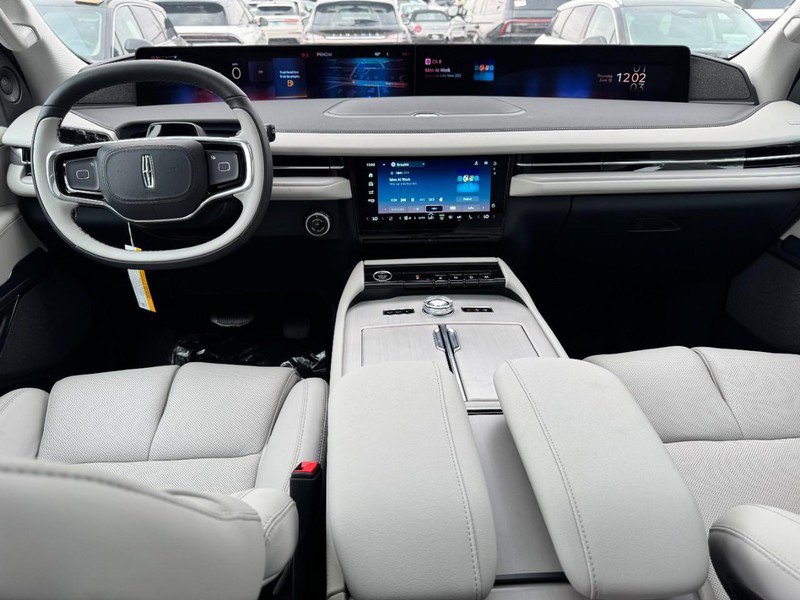 New 2025 Lincoln Navigator L Reserve image 9