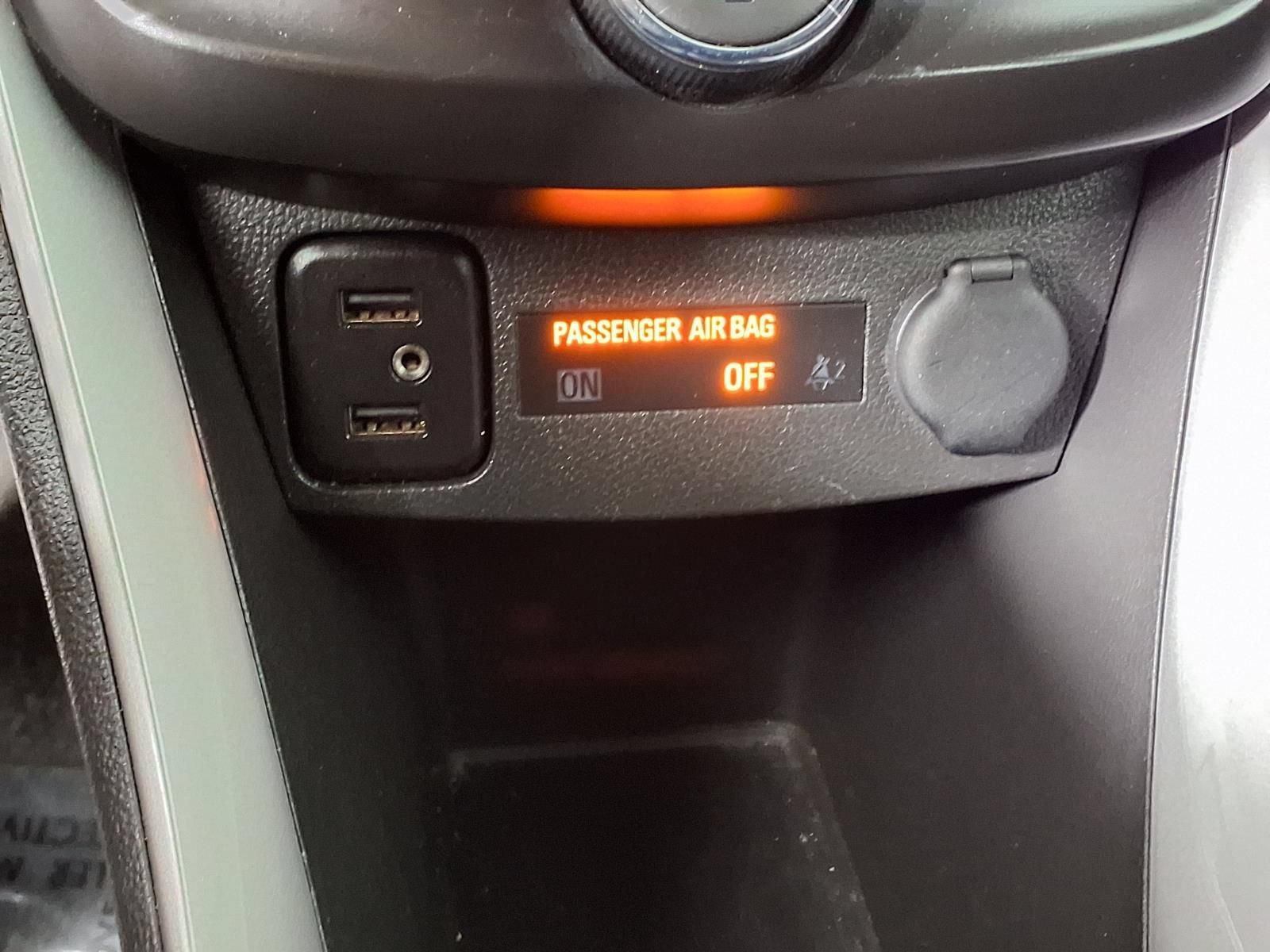 Used 2020 Chevrolet Trax LT w/ LT Convenience Package AWD/4WD image 21