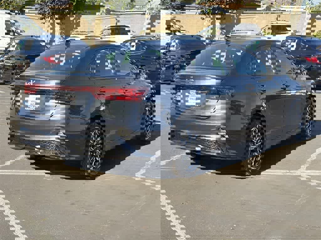 Used 2024 Kia Forte LXS image 6