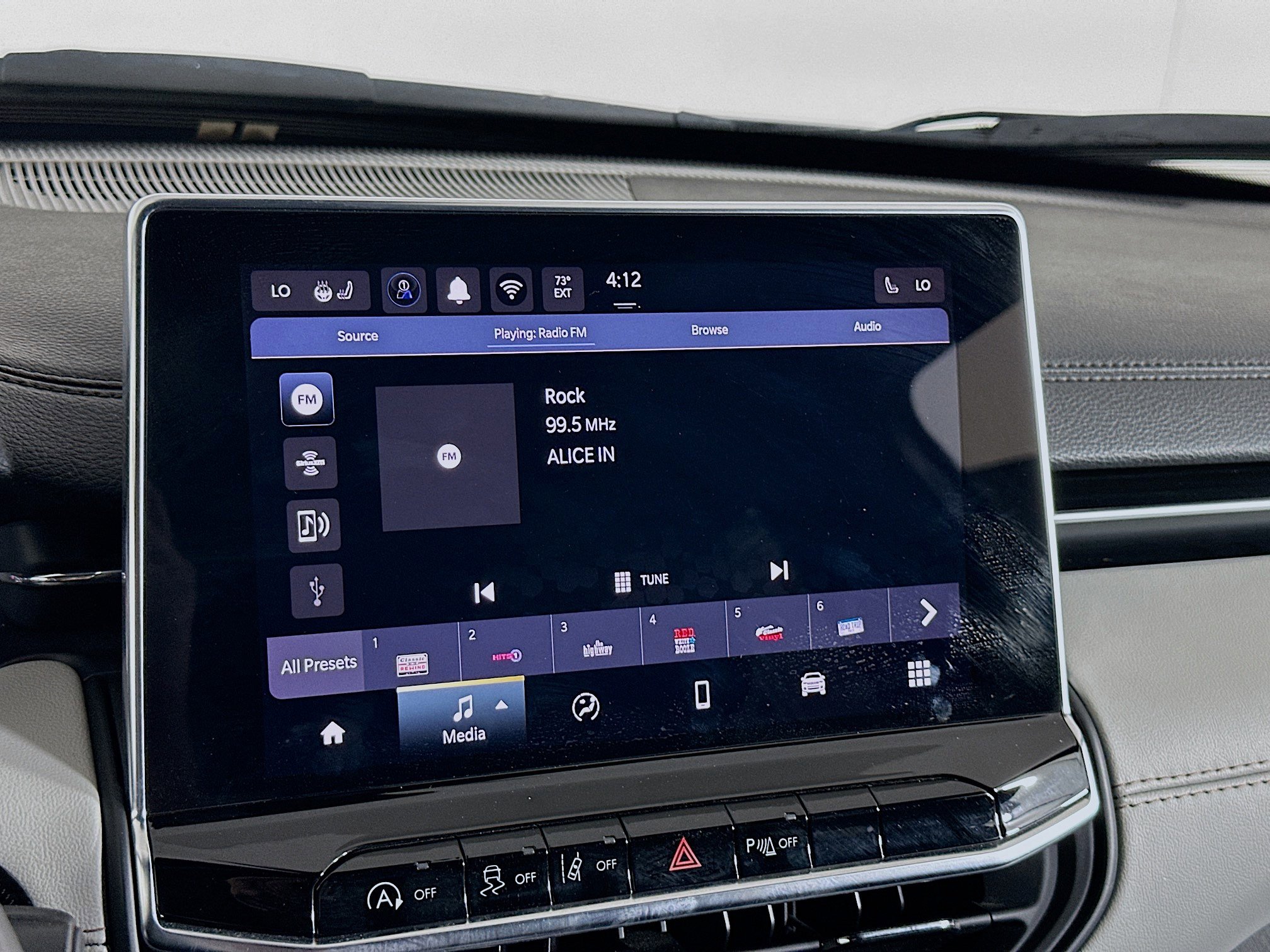 Used 2025 Jeep Compass Limited image 19