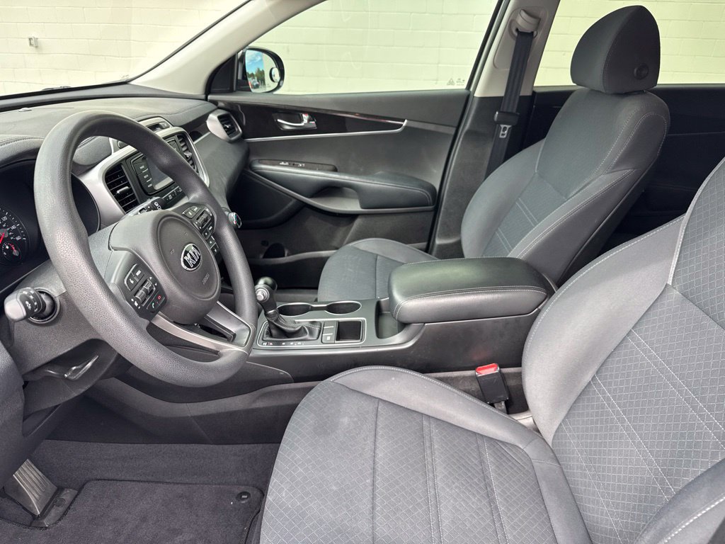 Used 2018 Kia Sorento FWD V6 image 22