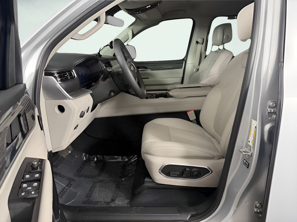 Used 2022 Jeep Wagoneer Series III AWD/4WD image 10