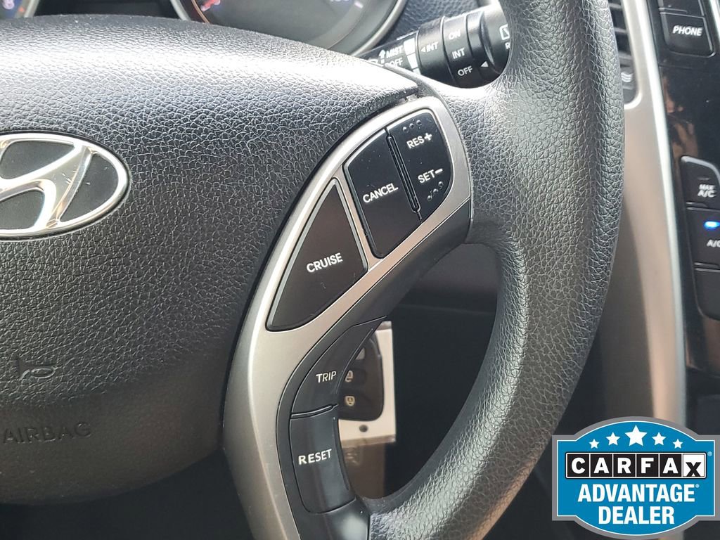 Used 2017 Hyundai Elantra GT image 27