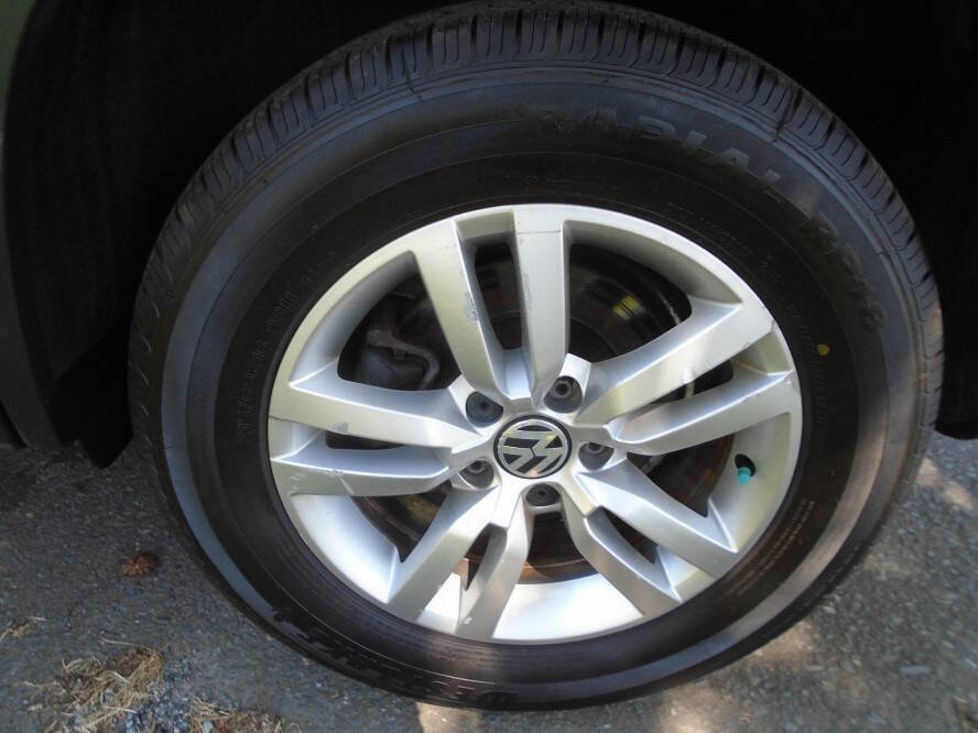 Used 2013 Volkswagen Tiguan S image 26