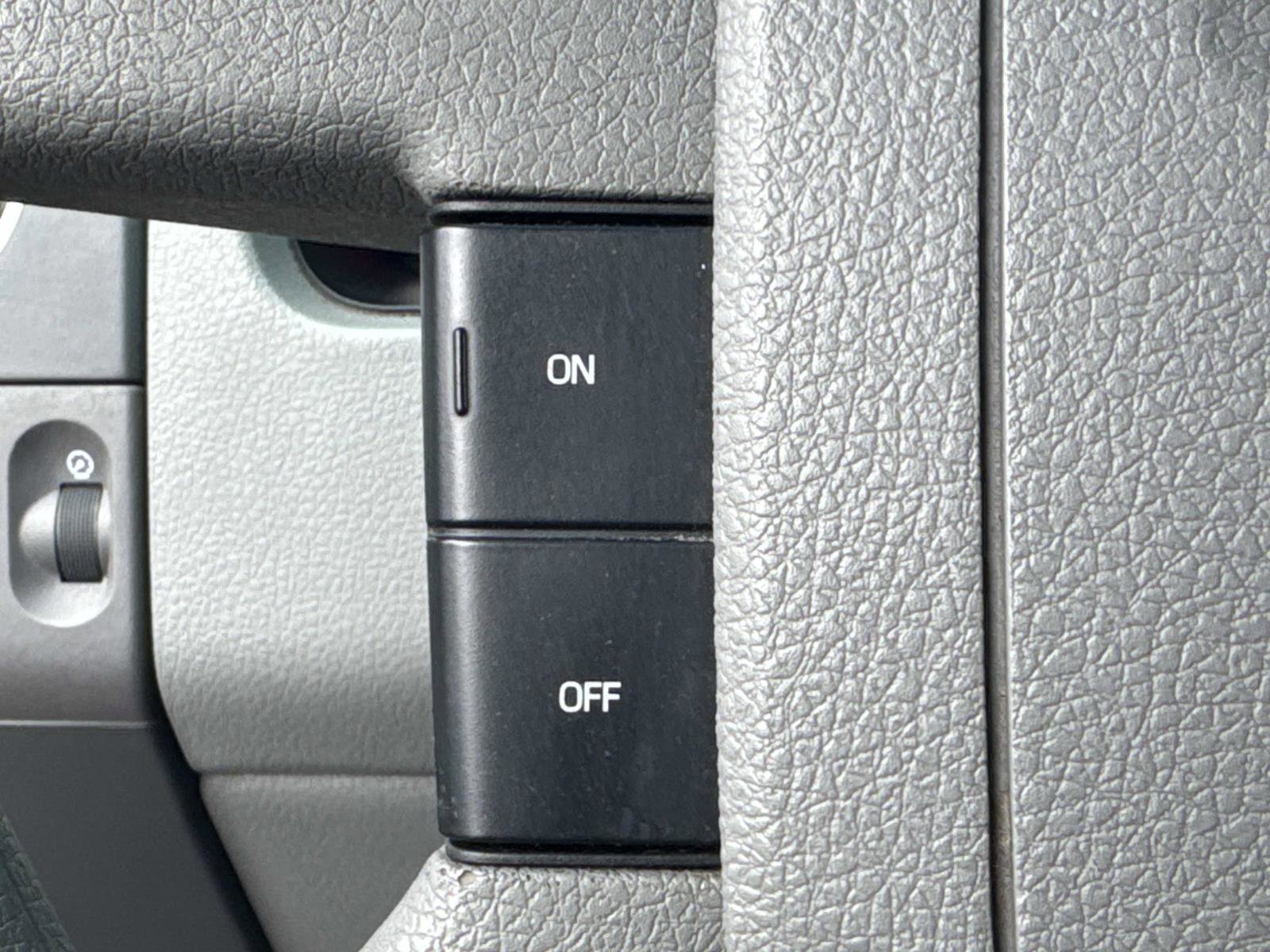 Used 2005 Ford F150 XLT image 16