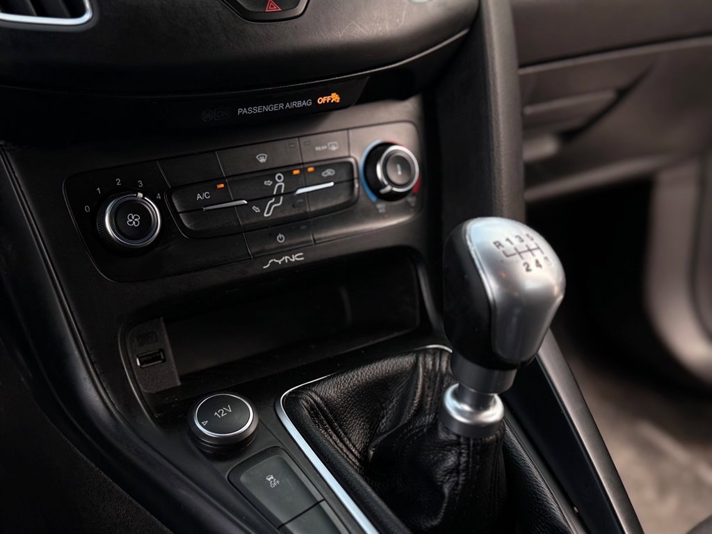 Used 2017 Ford Focus ST image 17