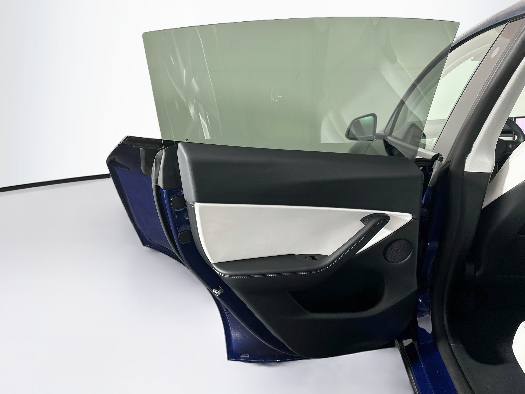 Used 2021 Tesla Model Y Long Range AWD/4WD image 25