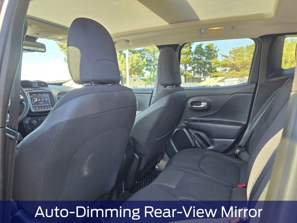 Used 2023 Jeep Renegade Latitude w/ Sun/Sound Group AWD/4WD image 14