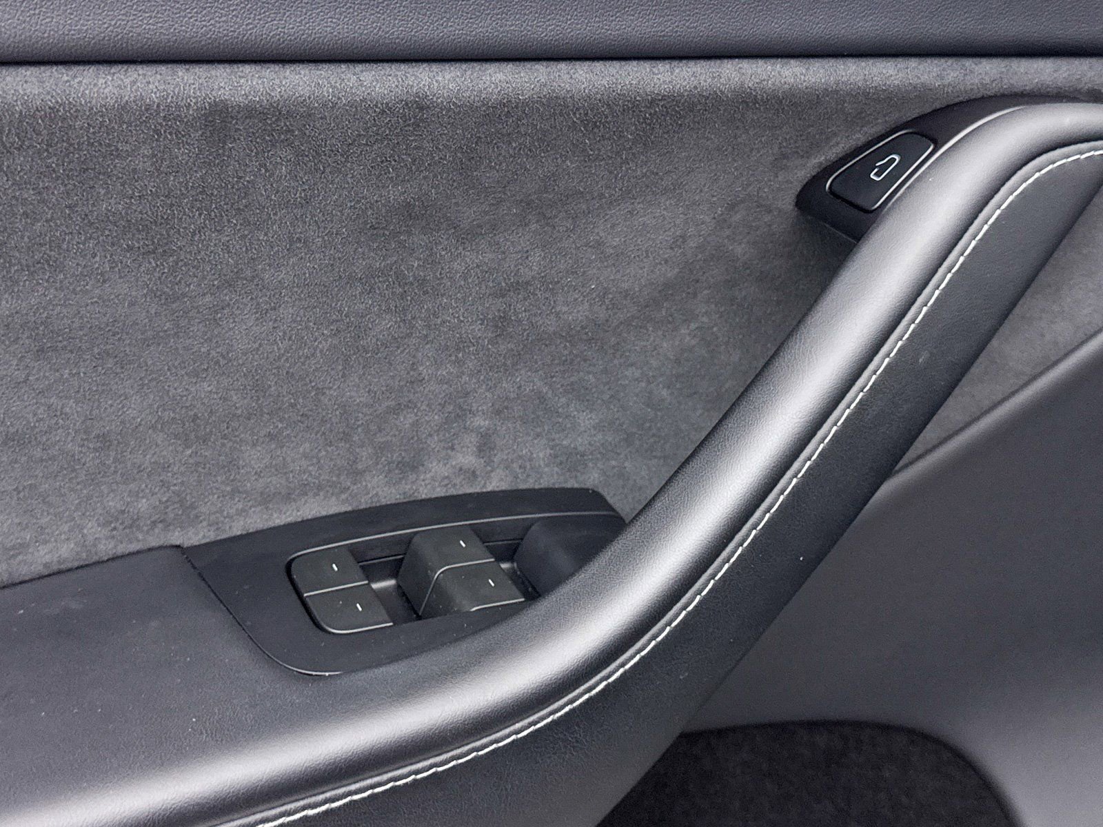 Used 2024 Tesla Model Y Performance image 31