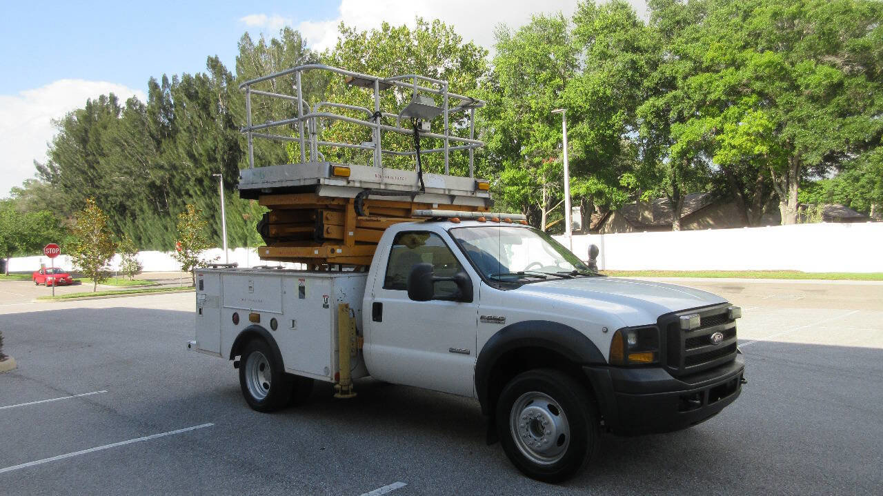 Used 2007 Ford F550 2WD Regular Cab Super Duty image 7